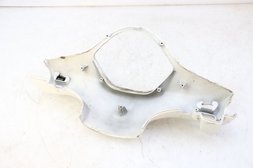 photo de TAPA MANILLAR DELANTERO PIAGGIO LXV 4T 50 (2009 - 2013) - Primer plano técnico