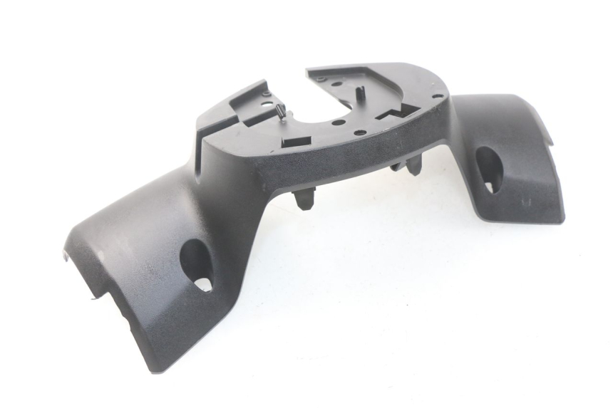 photo de TAPA MANILLAR DELANTERO PEUGEOT METROPOLIS 400 (2017 - 2020) - Detalle de la pieza