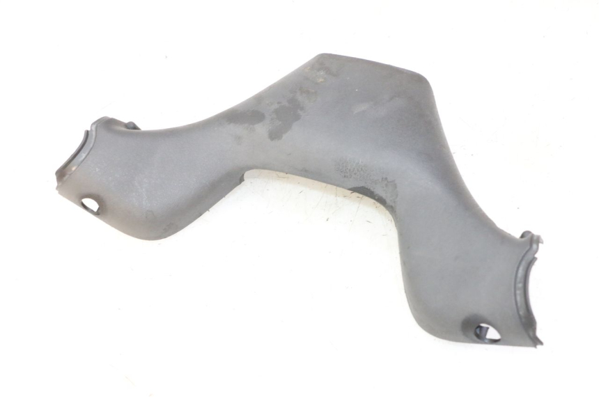 photo de CUBIERTA DEL MANILLAR TRASERO PIAGGIO MP3 RL 250 (2006 - 2010) - Zoom estado de uso