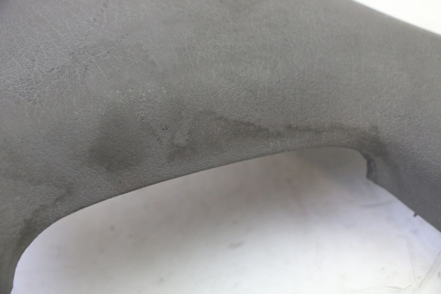 photo de CUBIERTA DE MANILLAR TRASERO PIAGGIO MP3 500 (2011 - 2015) - Primer plano técnico