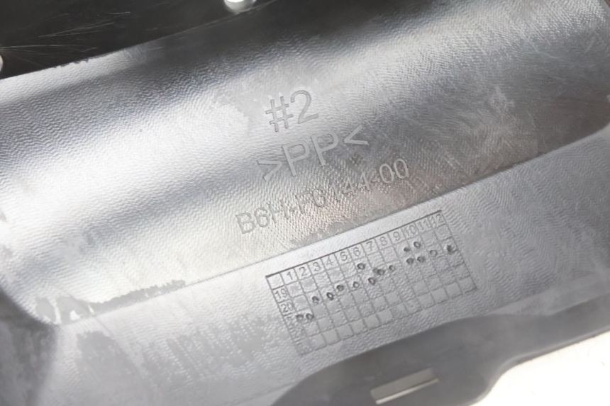 photo de TAPA MANILLAR DELANTERO YAMAHA N-MAX NMAX 125 (2021 - 2024) - Primer plano técnico