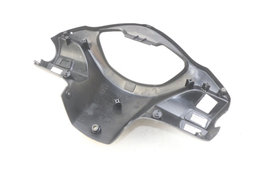 photo de CUBIERTA DE MANILLAR TRASERO HONDA NHX LEAD 110 (2008 - 2010) - Detalles de los puntos de fijación