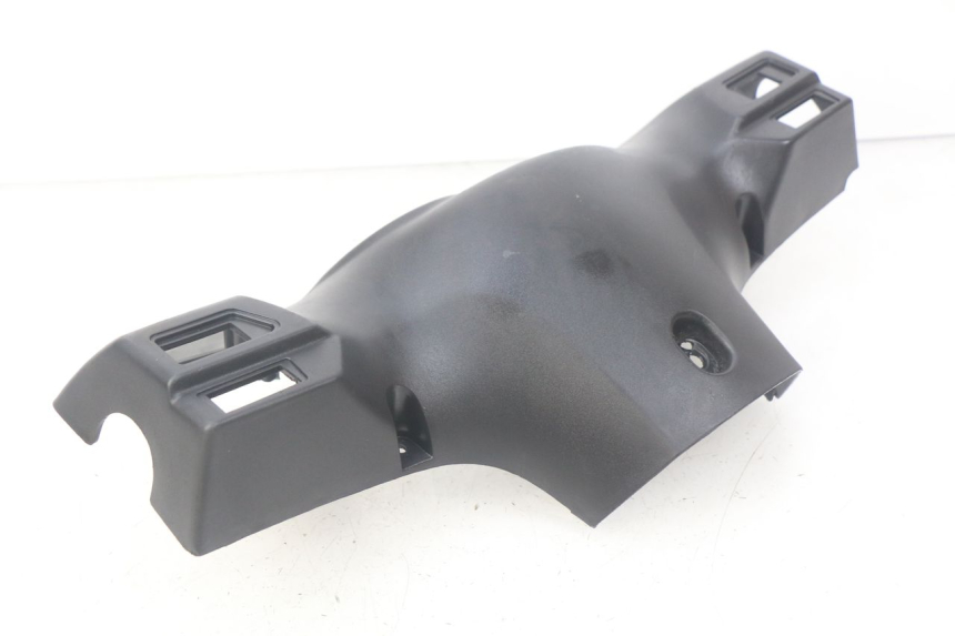 photo de TAPA MANILLAR DELANTERO SYM ORBIT 2 4T 50 (2008 - 2017) - Primer plano técnico
