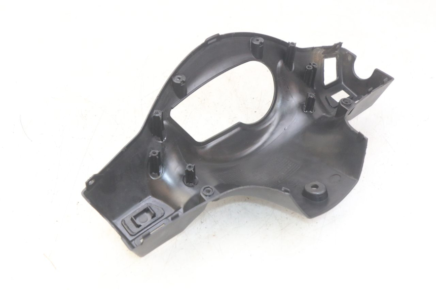 photo de CUBIERTA DEL MANILLAR TRASERO SYM ORBIT 2 4T 50 (2018 - 2022) - Primer plano técnico