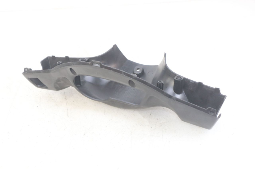 photo de CUBIERTA DEL MANILLAR TRASERO SYM ORBIT 2 4T 50 (2018 - 2022) - Detalles de los puntos de fijación