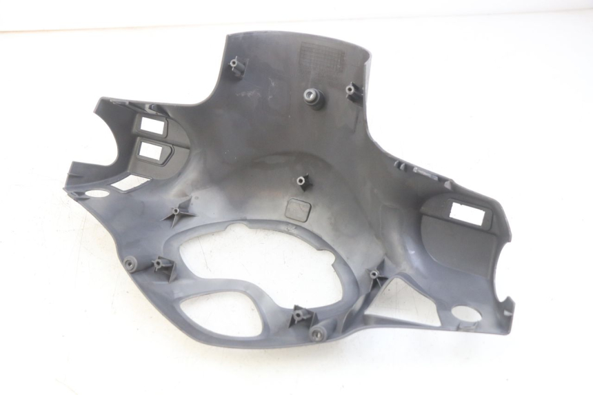 photo de CUBIERTA DE MANILLAR TRASERO HONDA PES PS I 125 (2006 - 2012) - Primer plano técnico