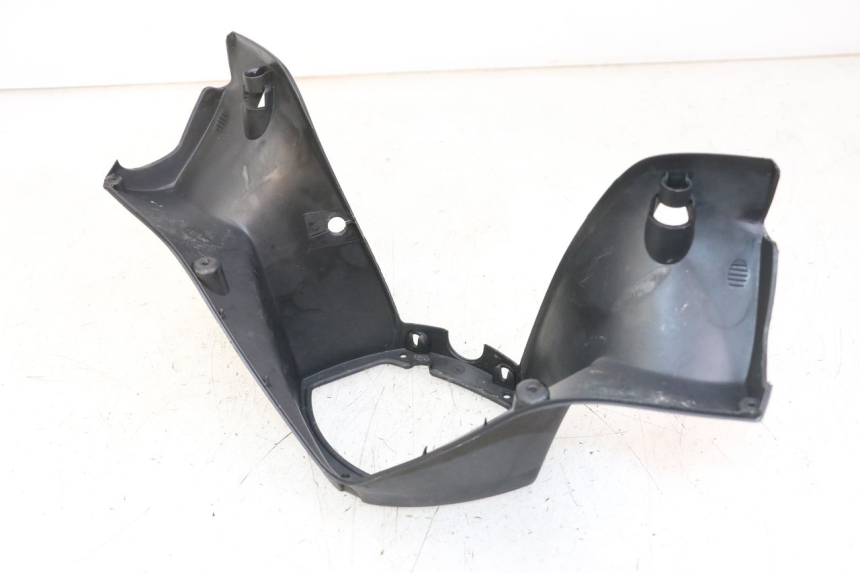 photo de CUBIERTA DE MANILLAR TRASERO. PEUGEOT ELYSTAR 50 (2002 - 2014) - Detalles de los puntos de fijación