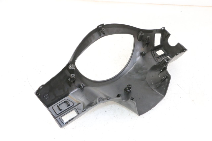 photo de TAPA MANILLAR DELANTERO PEUGEOT TWEET 4T 50 (2014 - 2019) - Detalle de la pieza