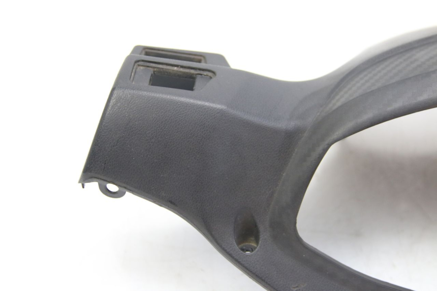 photo de CUBIERTA DE MANILLAR TRASERO RED ELECTRIC RED E PRO 1 (2017 - 2019) - Primer plano técnico