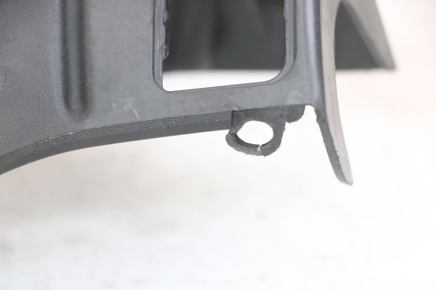 photo de TAPA MANILLAR DELANTERO GILERA RUNNER SL 50 (2006 - 2009) - Detalles de los puntos de fijación