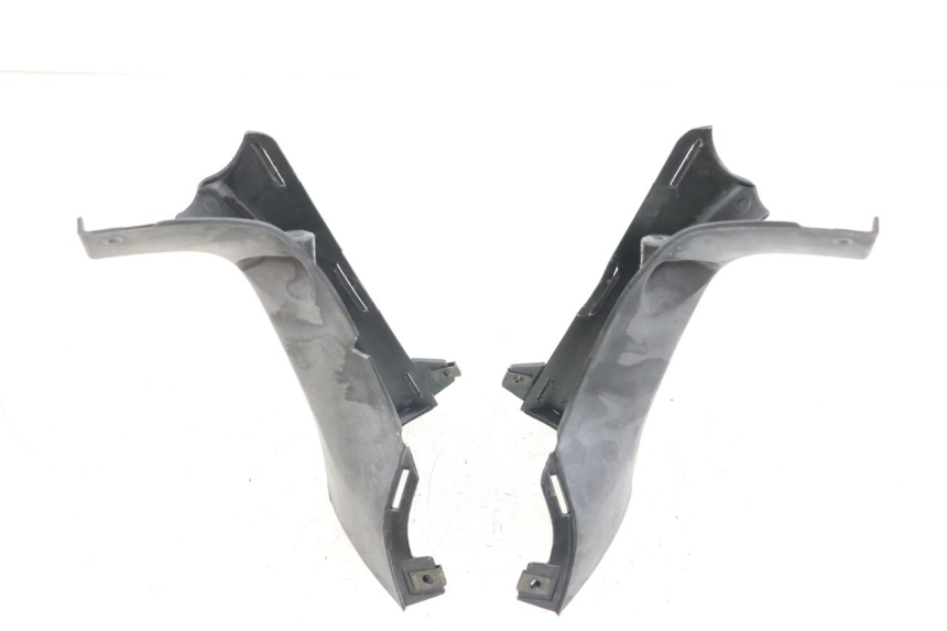 photo de CUBIERTA DEL MANILLAR TRASERO DAELIM S3 125 (2010 - 2017) - Detalle de la pieza