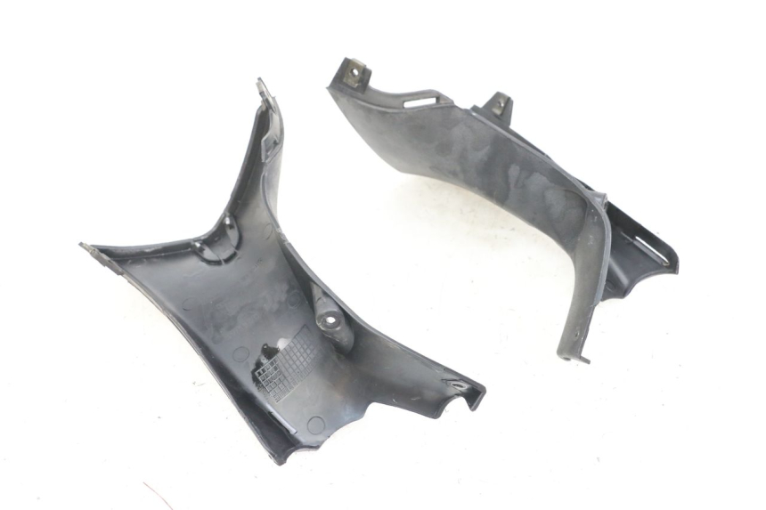 photo de CUBIERTA DEL MANILLAR TRASERO DAELIM S3 125 (2010 - 2017) - Otra perspectiva