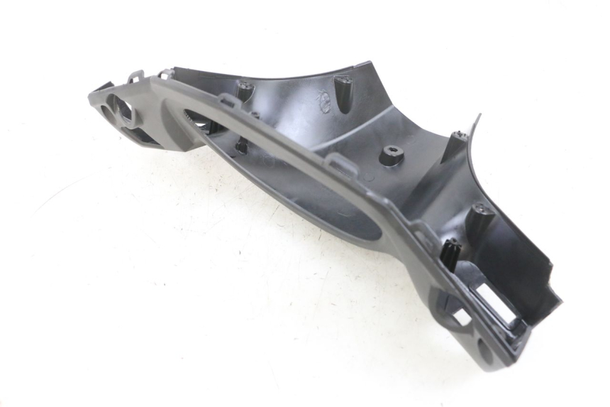 photo de TAPA MANILLAR DELANTERO JM MOTORS SANTANA EVO 50 (2024 - 2026) - Detalle de la pieza