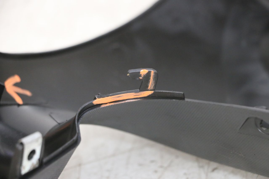 photo de CUBIERTA DEL MANILLAR TRASERO JM MOTORS SANTANA 50 (2014 - 2023) - Primer plano técnico