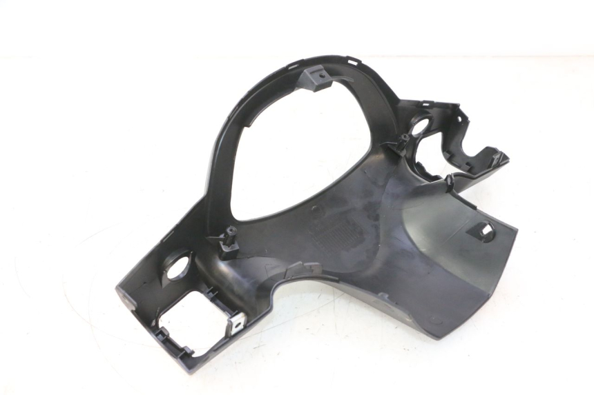 photo de CUBIERTA DEL MANILLAR TRASERO JM MOTORS SANTANA 50 (2014 - 2023) - Características distintivas