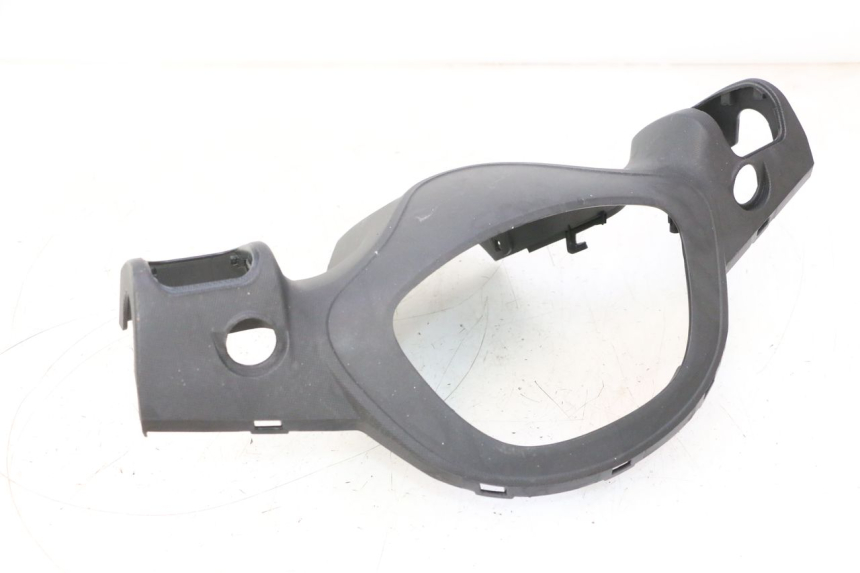 photo de CUBIERTA DEL MANILLAR TRASERO JM MOTORS SANTANA 50 (2014 - 2023) - Primer plano técnico