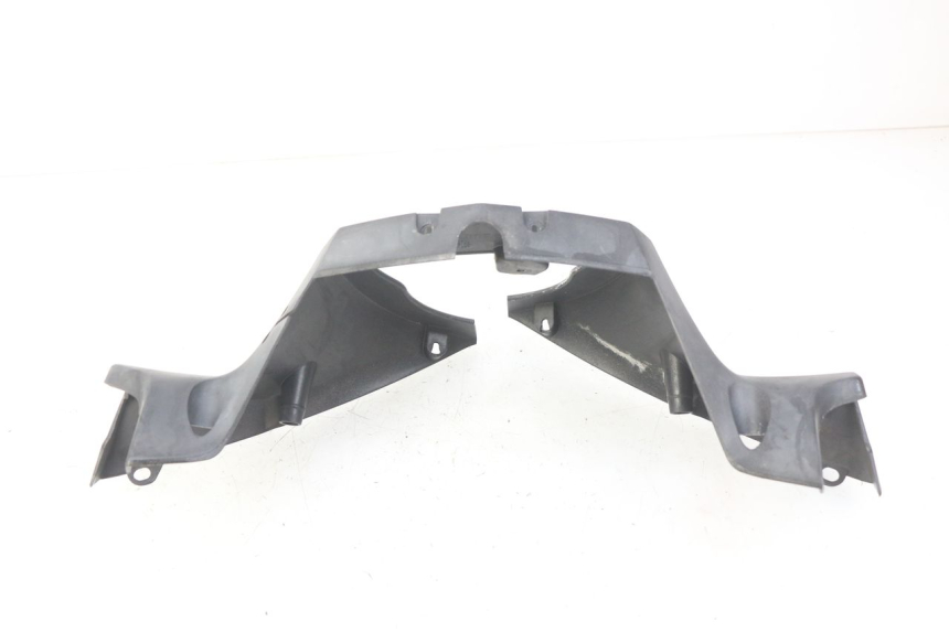 photo de CUBIERTA DE MANILLAR TRASERO PEUGEOT SATELIS COMPRESSOR K15 125 (2006 - 2009) - Detalle de la pieza