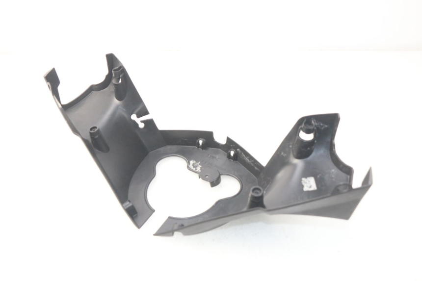 photo de TAPA MANILLAR DELANTERO PEUGEOT SATELIS 300 (2012 - 2015) - Detalle de la pieza