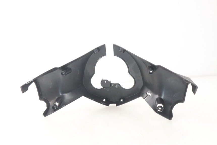 photo de TAPA MANILLAR DELANTERO PEUGEOT SATELIS 125 (2006 - 2009) - Detalle de la pieza