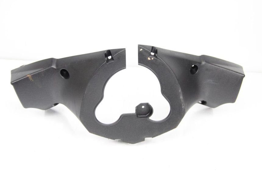 photo de TAPA MANILLAR DELANTERO PEUGEOT SATELIS 125 (2013 - 2018) - Zoom estado de uso