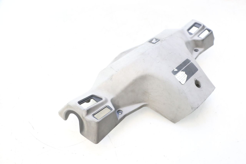 photo de CUBIERTA DEL MANILLAR TRASERO HONDA SCV LEAD 100 (2003 - 2007) - Estado de la superficie y material