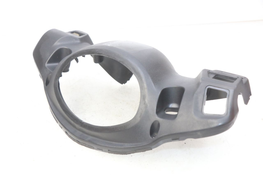 photo de CUBIERTA DE MANILLAR TRASERO SUZUKI SIXTEEN 125 (2008 - 2010) - Detalle de la pieza