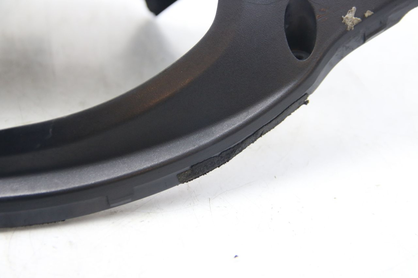 photo de CUBIERTA DE MANILLAR TRASERO SUZUKI SIXTEEN 125 (2008 - 2010) - Inspección visual detallada