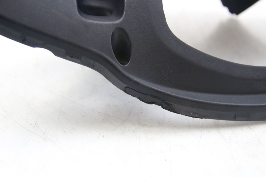 photo de CUBIERTA DE MANILLAR TRASERO SUZUKI SIXTEEN 125 (2008 - 2010) - Ángulo de visión alternativo