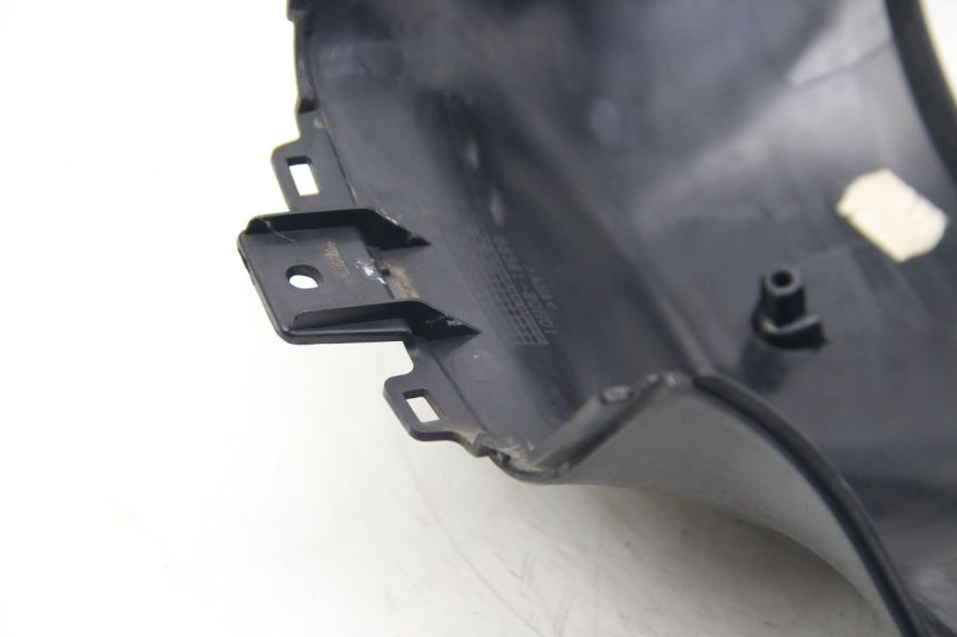 photo de CUBIERTA DE MANILLAR TRASERO SUZUKI SIXTEEN 125 (2008 - 2010) - Estado de la superficie y material