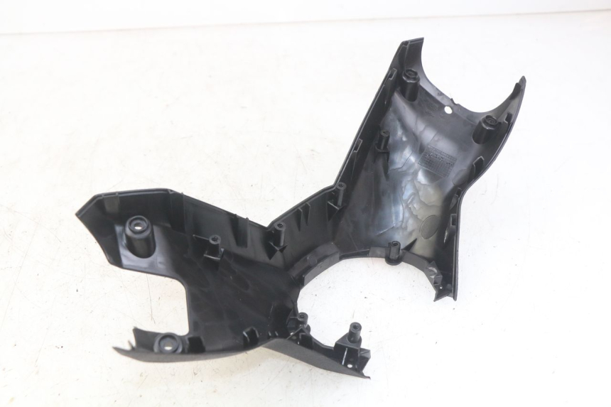 photo de CUBIERTA DEL MANILLAR TRASERO MBK SKYCRUISER 125 (2010 - 2013) - Detalle de la pieza