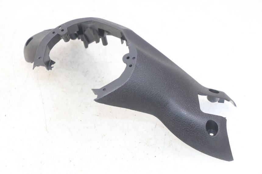 photo de CUBIERTA DEL MANILLAR TRASERO MBK SKYCRUISER 125 (2010 - 2013) - Primer plano técnico