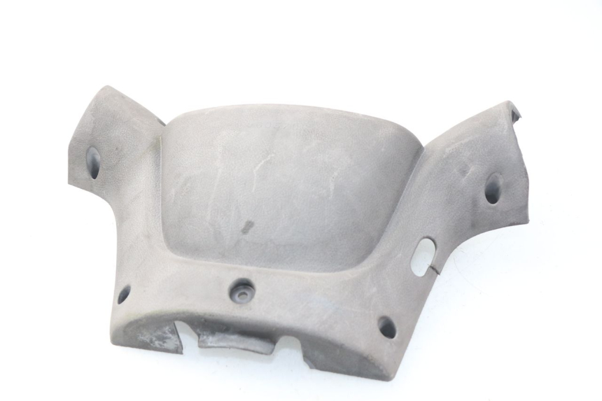 photo de TAPA MANILLAR DELANTERO MBK SKYLINER 125 (2004 - 2007) - Detalle de la pieza