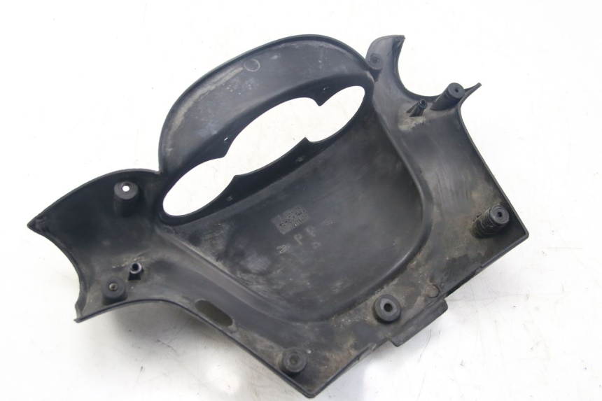 photo de CUBIERTA DE MANILLAR TRASERO MBK SKYLINER 125 (1998 - 2001) - Primer plano técnico