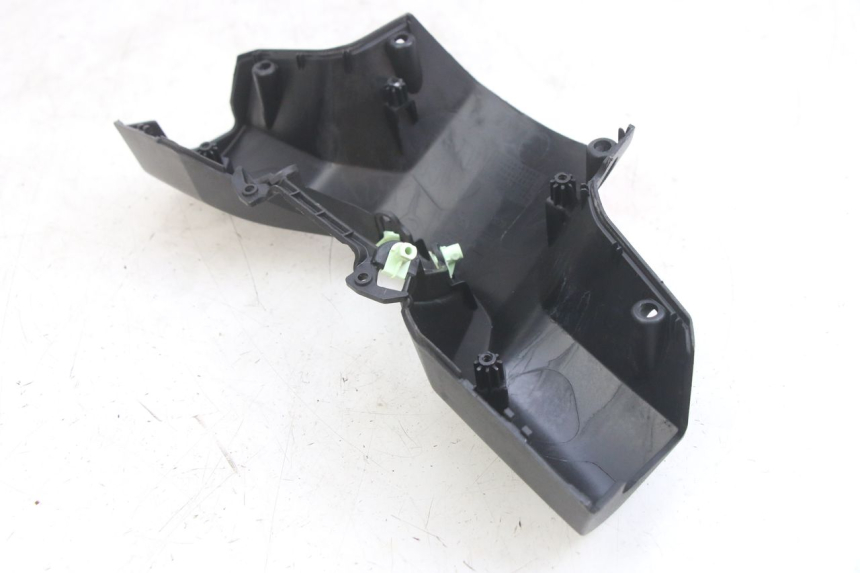 photo de CUBIERTA DE MANILLAR TRASERO PEUGEOT SPEEDFIGHT 4 4T 50 (2015 - 2020) - Detalle de la pieza