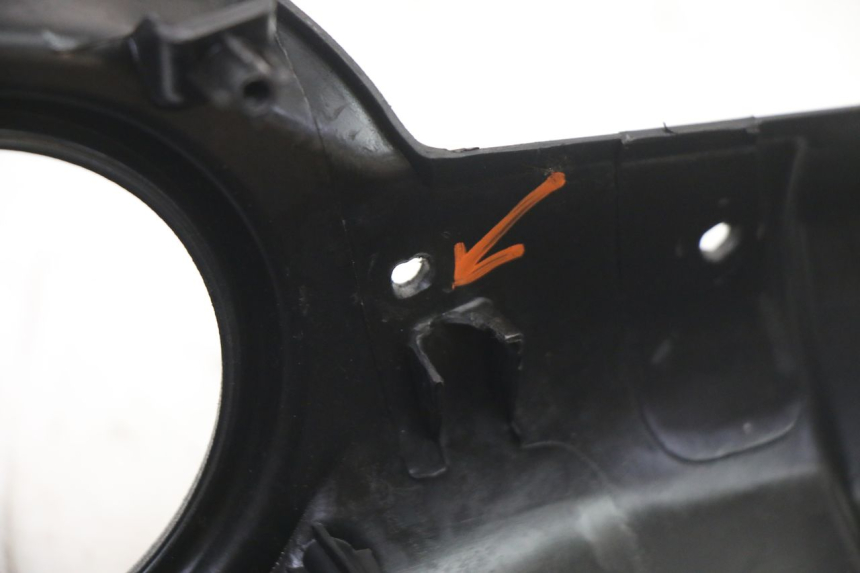 photo de TAPA MANILLAR DELANTERO APRILIA SR 2T 50 (2018 - 2022) - Primer plano técnico