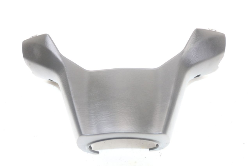 photo de TAPA MANILLAR DELANTERO SUZUKI BURGMAN 125 (2018 - 2021) - Detalle de la pieza