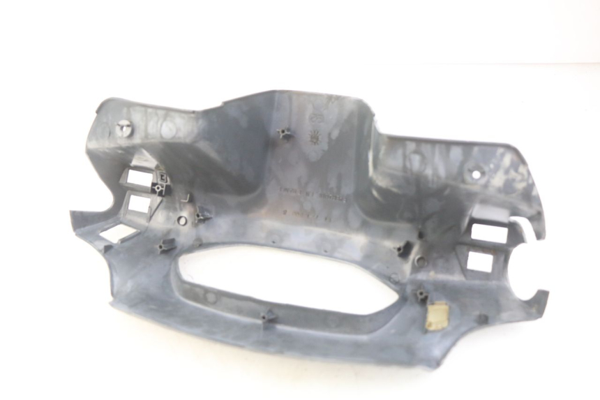 photo de CUBIERTA DE MANILLAR TRASERO PEUGEOT SV 125 (1991 - 1994) - Otra perspectiva