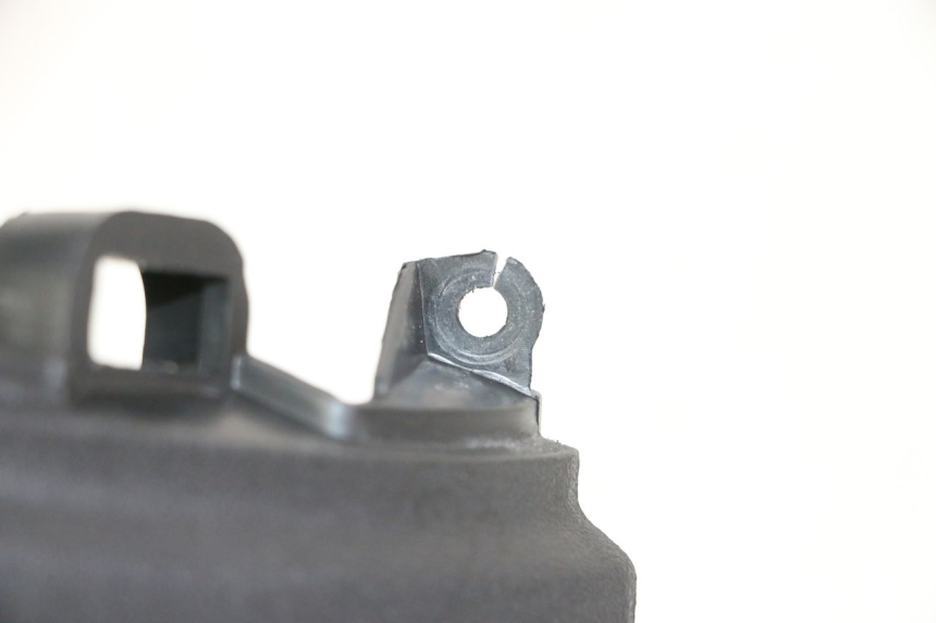 photo de CUBIERTA DE MANILLAR TRASERO APRILIA SXR 50 (2021 - 2023) - Detalle de la pieza