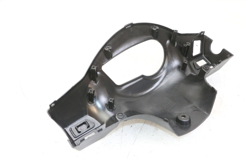 photo de CUBIERTA DEL MANILLAR TRASERO SYM ORBIT 2 4T 50 (2018 - 2022) - Primer plano técnico