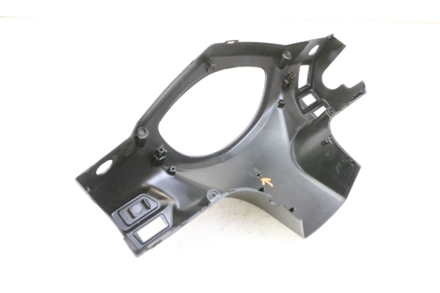 photo de CUBIERTA DE MANILLAR TRASERO SYM ORBIT III 3 4T 50 (2018 - 2021) - Detalle de la pieza