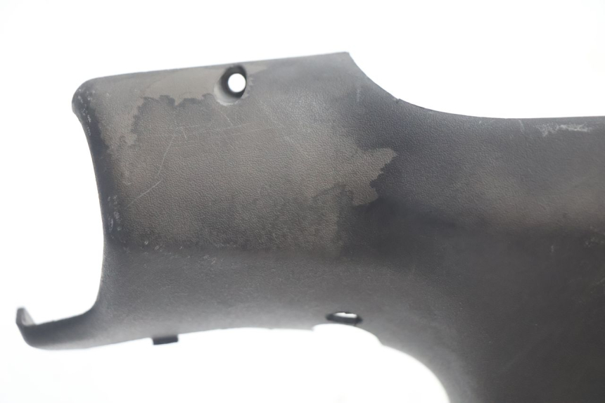 photo de TAPA MANILLAR DELANTERO PEUGEOT TREKKER TKR 50 (2005 - 2014) - Detalle de la pieza