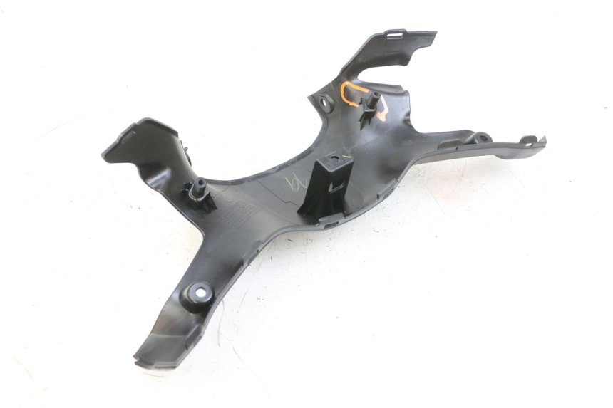 photo de TAPA MANILLAR DELANTERO YAMAHA TRICITY 300 (2020 - 2024) - Detalles de los puntos de fijación