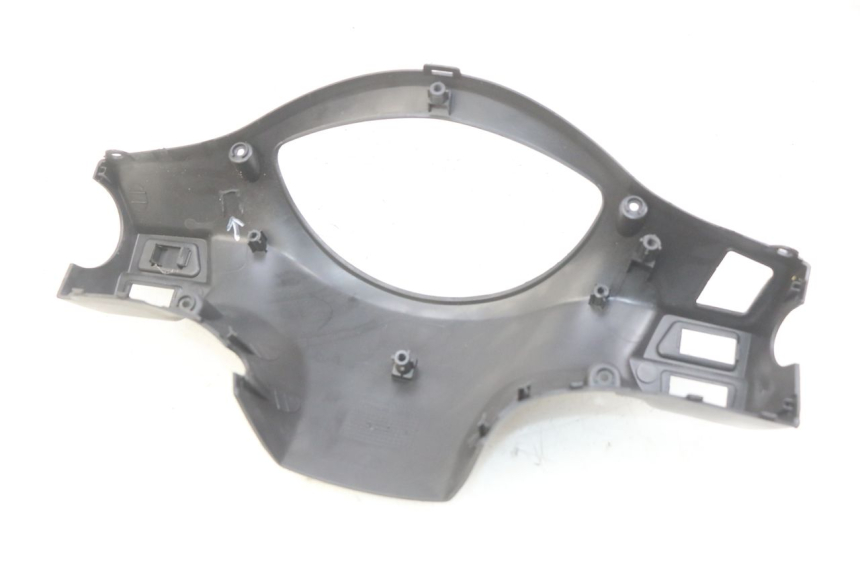 photo de CUBIERTA DEL MANILLAR TRASERO PEUGEOT TWEET 4T 50 (2010 - 2014) - Otra perspectiva