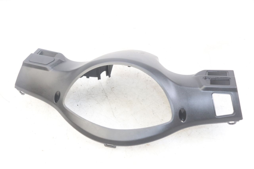 photo de CUBIERTA DEL MANILLAR TRASERO PEUGEOT TWEET 4T 50 (2010 - 2014) - Detalle de la pieza