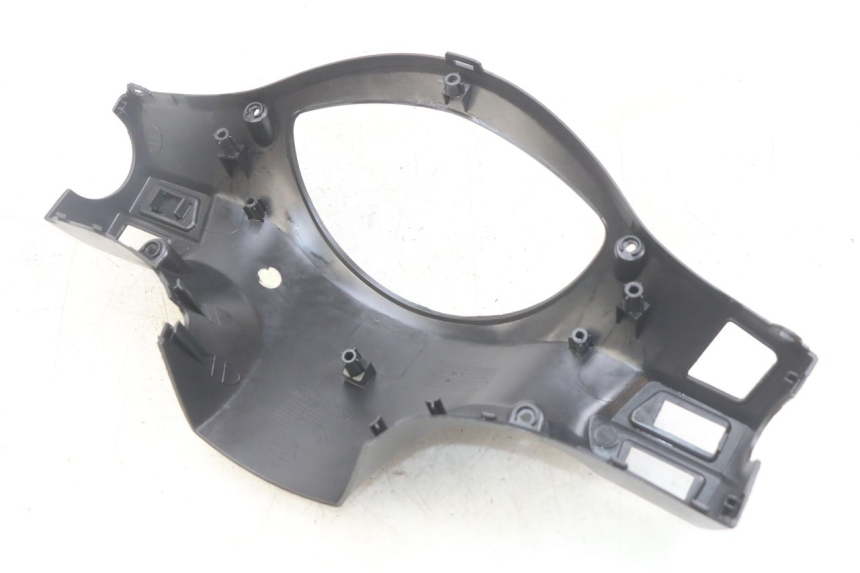 photo de CUBIERTA DEL MANILLAR TRASERO PEUGEOT TWEET 4T 50 (2010 - 2014) - Otra perspectiva