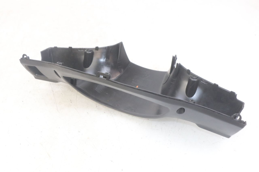 photo de CUBIERTA DE MANILLAR TRASERO PEUGEOT TWEET 4T 50 (2018 - 2022) - Otra perspectiva