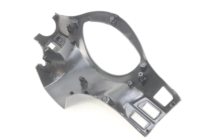 photo de TAPA MANILLAR DELANTERO PEUGEOT TWEET ACTIVE 4T 50 (2018 - 2022) - Detalle de la pieza