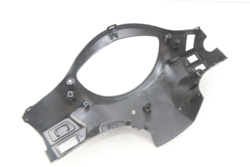 photo de TAPA MANILLAR DELANTERO PEUGEOT TWEET ACTIVE 4T 50 (2018 - 2022) - Detalle de la pieza