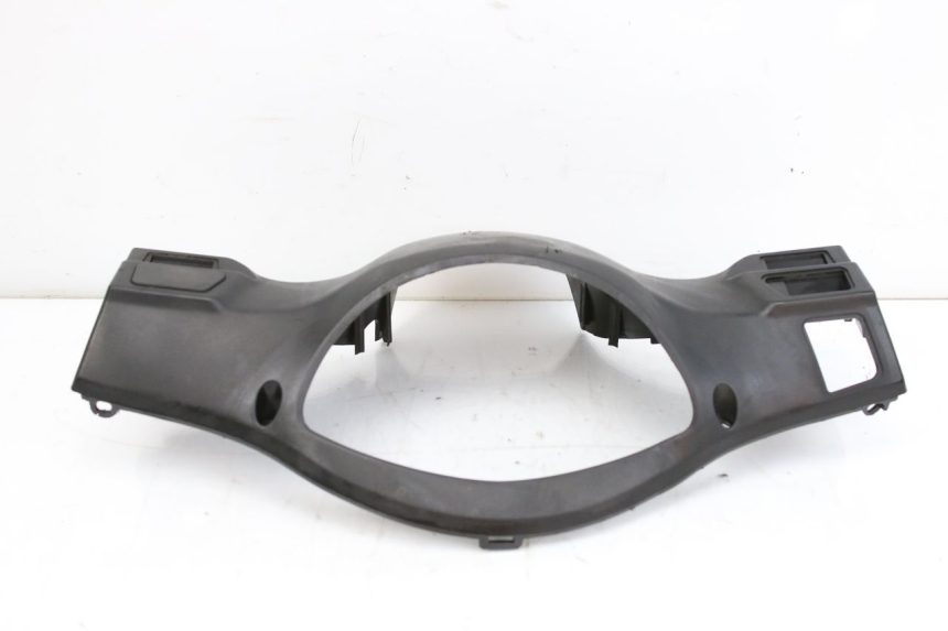 photo de CUBIERTA DE MANILLAR TRASERO PEUGEOT TWEET 125 (2010 - 2017) - Detalle de la pieza