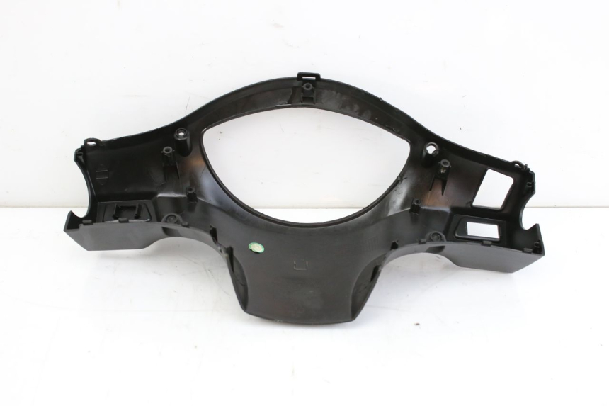 photo de CUBIERTA DE MANILLAR TRASERO PEUGEOT TWEET 125 (2010 - 2017) - Primer plano técnico